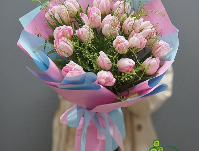 Букет из пионовидных розовых тюльпанов "Знак любви" Фото